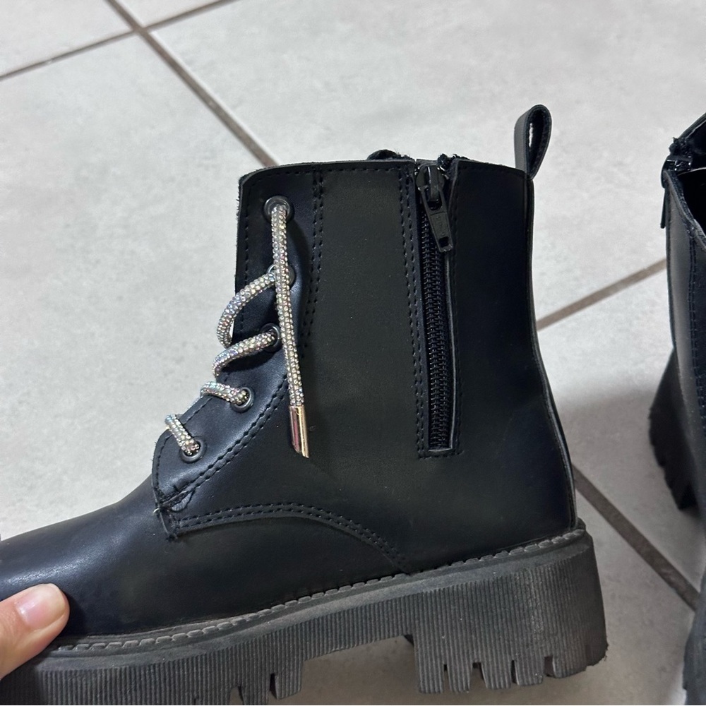Girls Kids‎ Black Combat Boots Rhinestone Shoe Laces size 1. - Picture 6 of 6